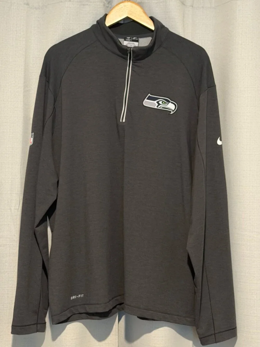 Nike Men’s XXL Seattle Seahawks Gray Dri-Fit Pullover Quarter Zip